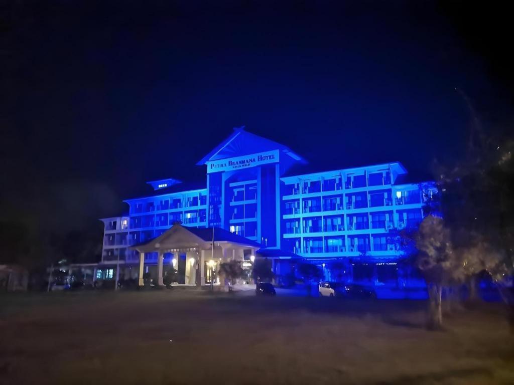 Putra Brasmana Hotel Kuala Perlis Exterior foto